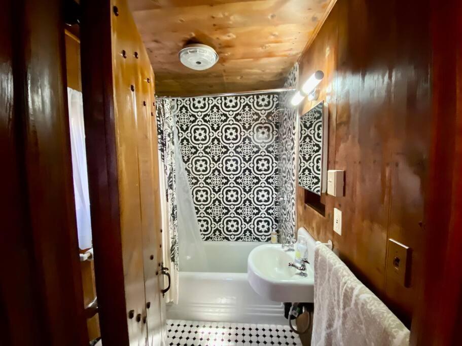 The Lodge At 11 Chimneys 아이딜와일드 외부 사진